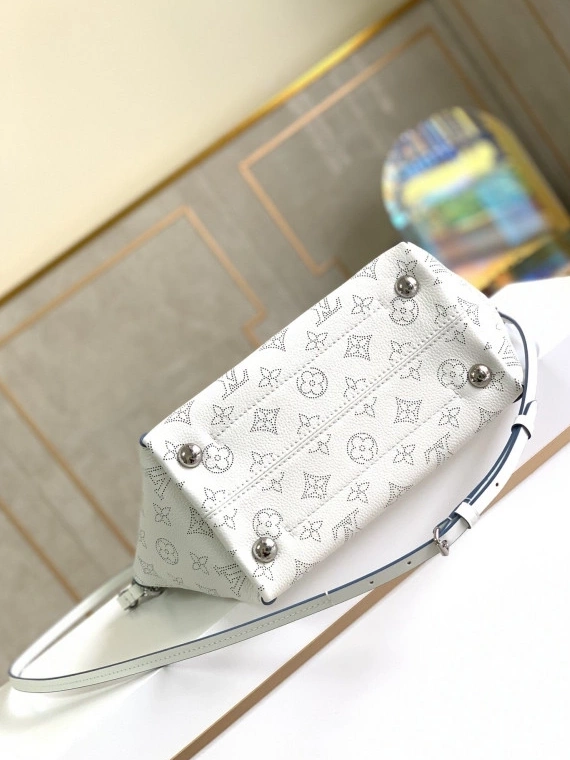 First bag ru LOUIS HINA VUITTON PM 0713